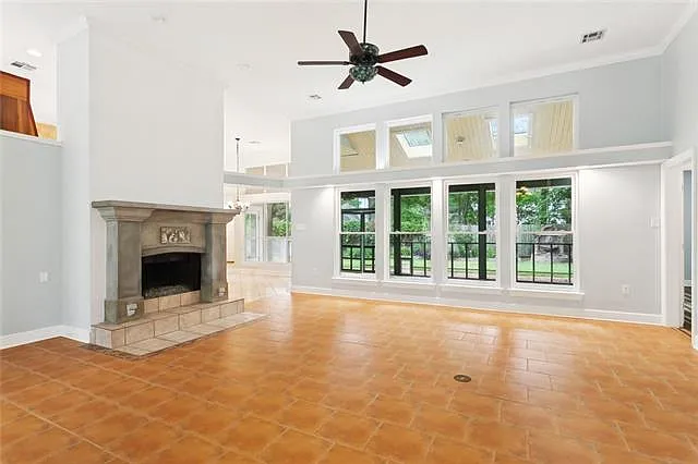 1306 Woodmere Dr — Photo 4