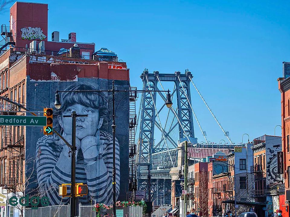 1st image of 329 Broadway #707