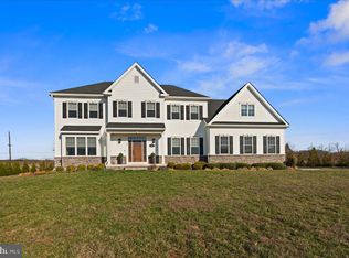 1 Silvers Ct, Pennington, NJ 08534