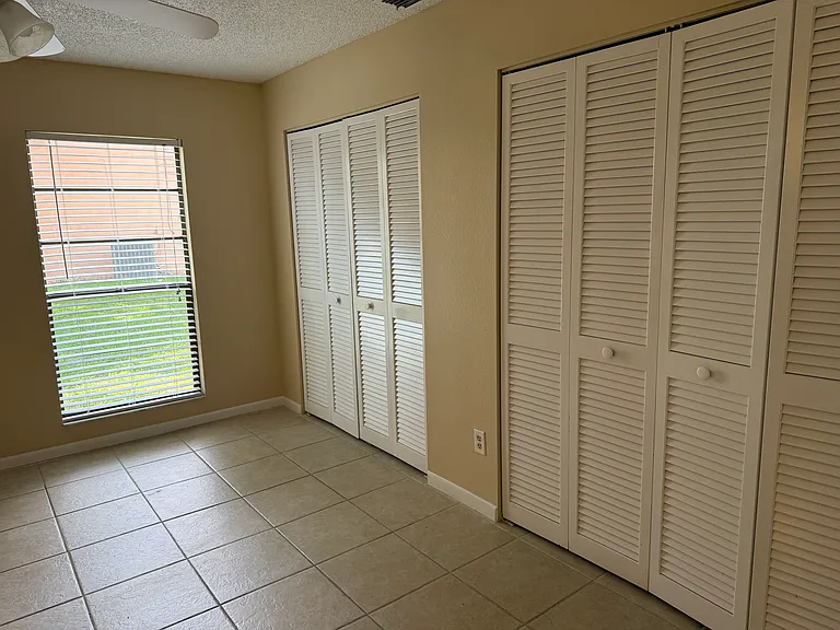 1307 W Redbud St — Photo 17
