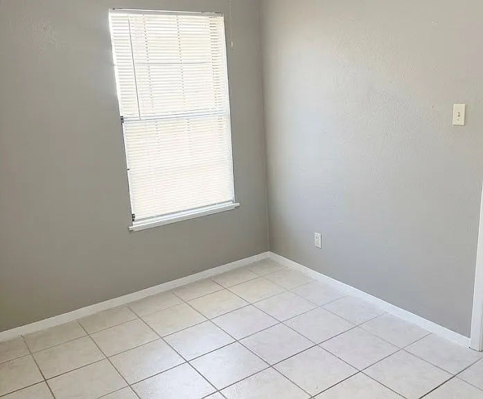 1626 Bowles St — Photo 8