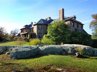 26 Beacon Hill Rd, Newport, RI 02840