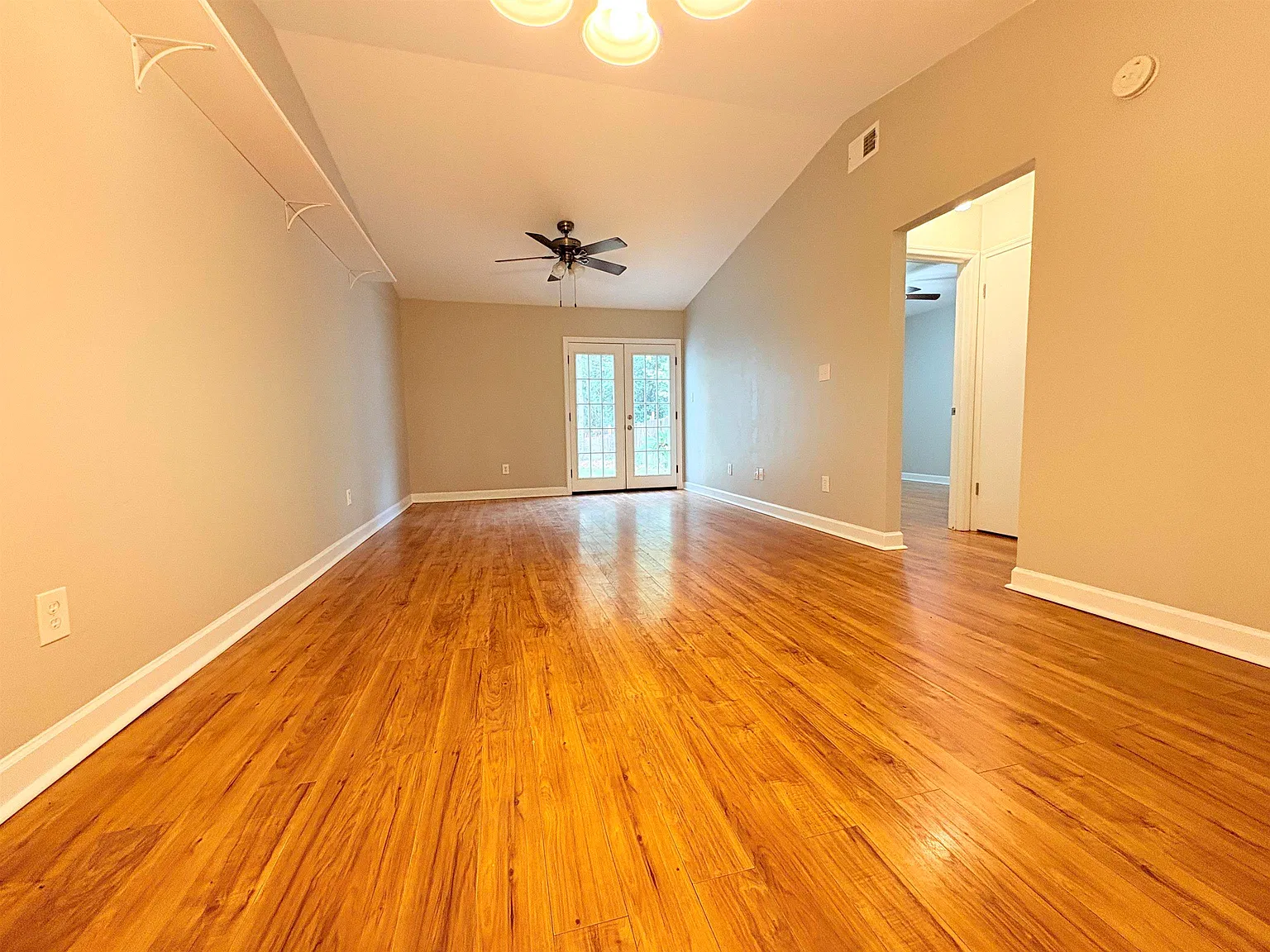 2 bed, 765 sqft, $1,150 — Photo 4