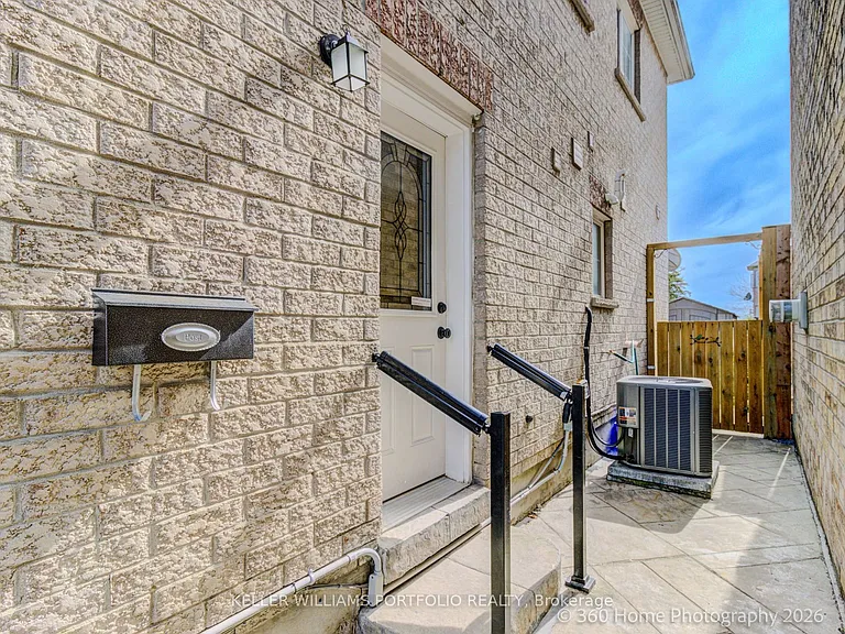 366 Old Harwood Ave — Photo 22