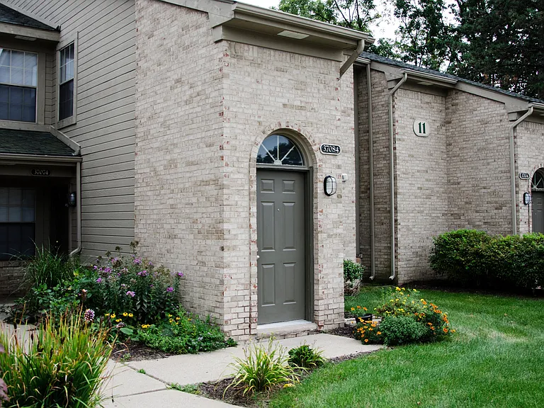 Heather Ridge Apartments — Photo 14