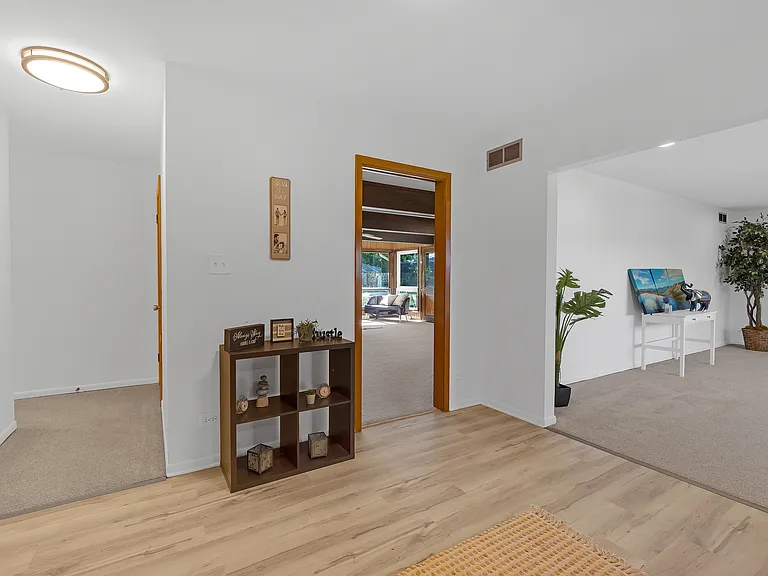 1130 Home Ave — Photo 3