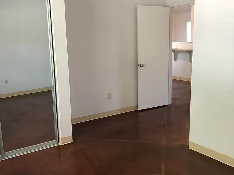 312 NW 2nd St — Photo 11