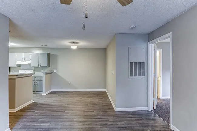 Millwood Park Apartments — Photo 3