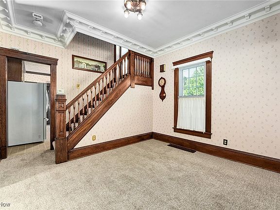 2nd image of 255 W Main St