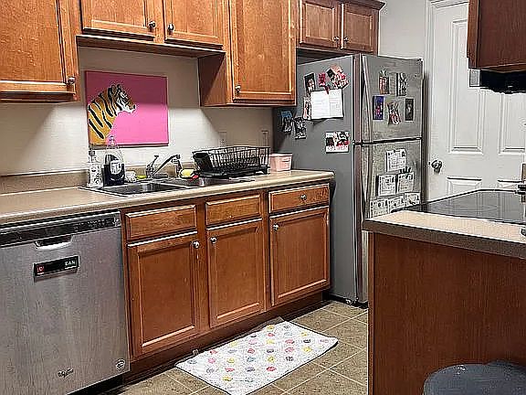 3rd image of 5152 Arlington Ln #5152