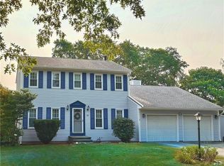 28 Mast Ct, Middletown, RI 02842