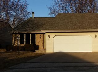 2222 N Skylark Dr, Appleton, WI 54914