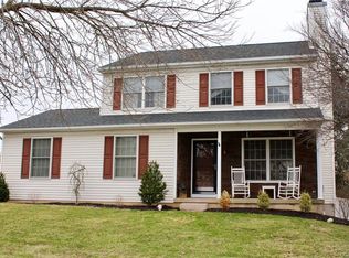 2685 Fieldview Dr, Macungie, PA 18062