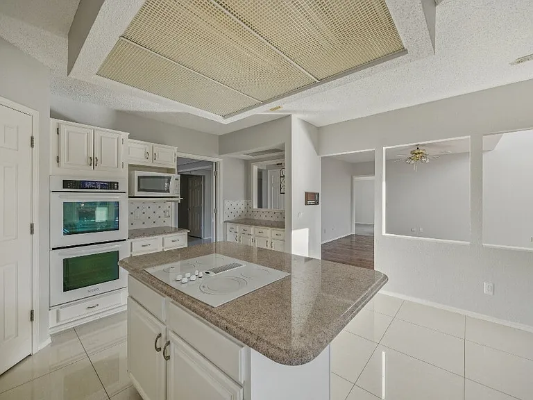 709 Bridget Way — Photo 12