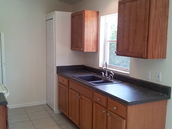 4th image of 1220 Catherine St