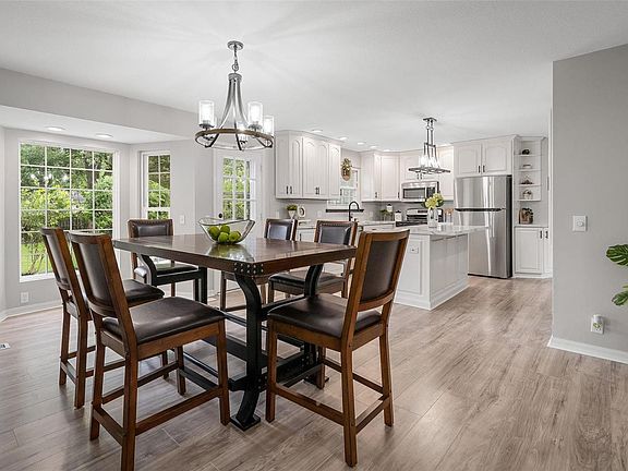 5th image of 2105 Canterbury Dr