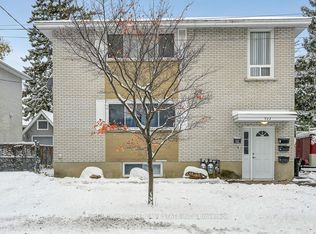 922 Pinewood Cres, Ottawa, ON K2B5Y4