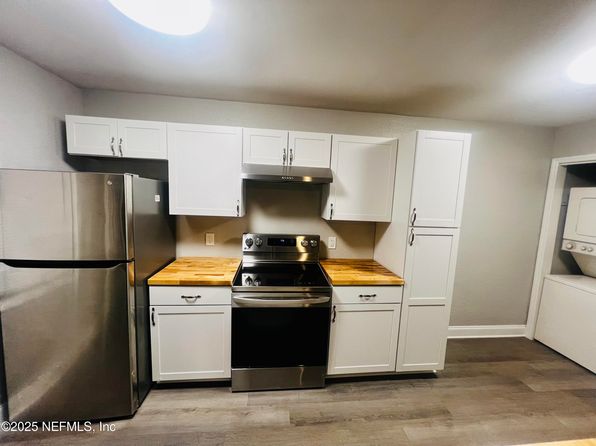 jacksonville-florida-154714023 picture