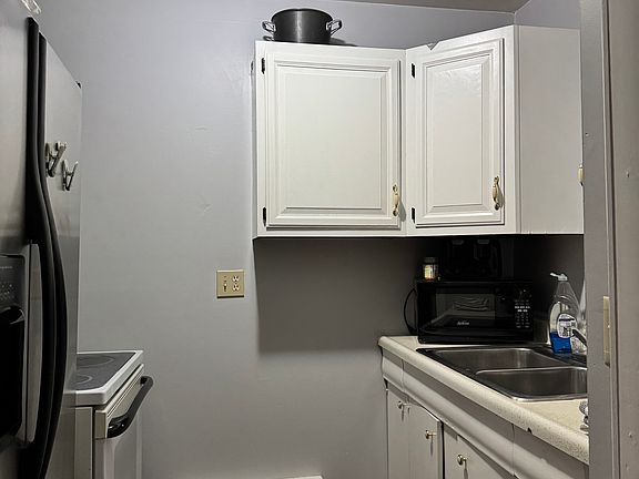 4th image of 537 E Erie St #539