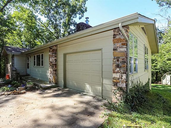 3rd image of 10 Folkingham Ln