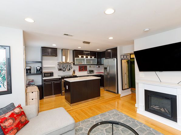 1220 Holbrook Ter NE APT 102