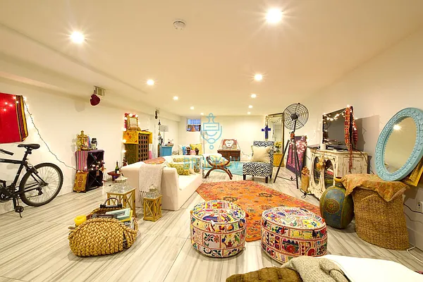 Rented by null | media 50