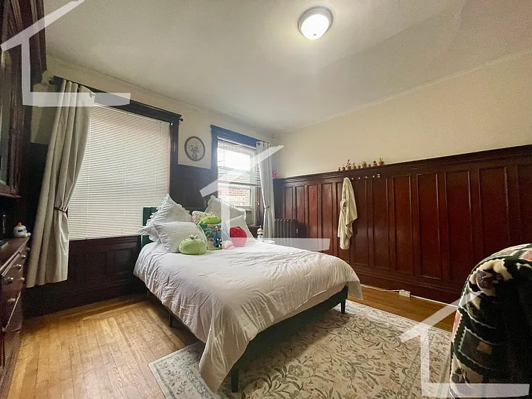 13 Euston St #3 — Photo 6