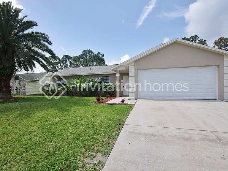 1646 Heartwellville St NW — Photo 1