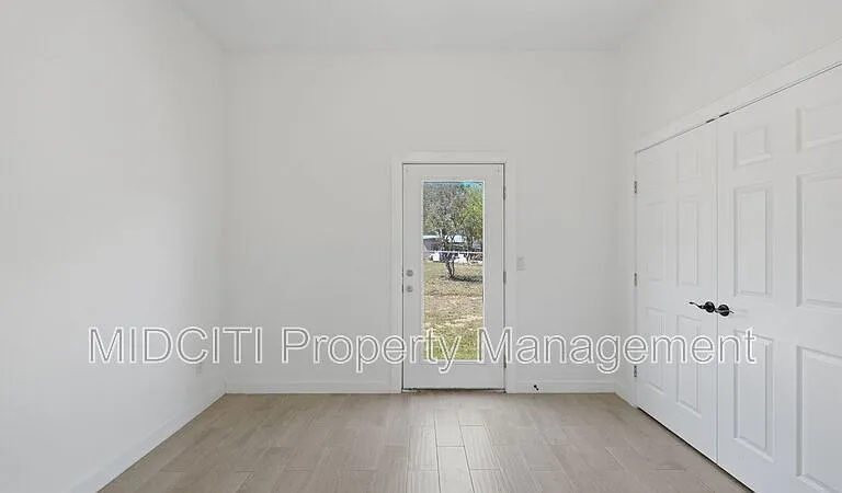 893 E Mather St — Photo 17