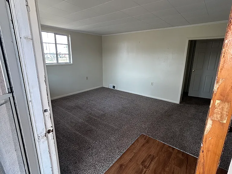 3009 Whitney Rd — Photo 3