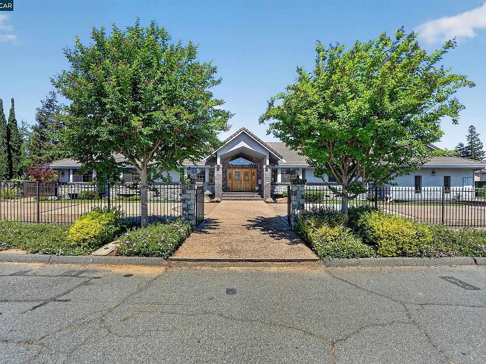 1st image of 139 Loren Ln