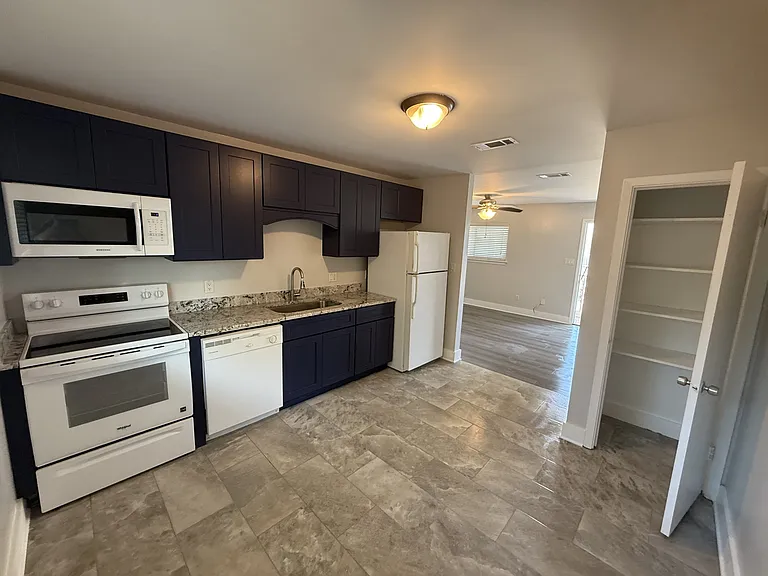 139 McDonnell Ave #22 — Photo 9
