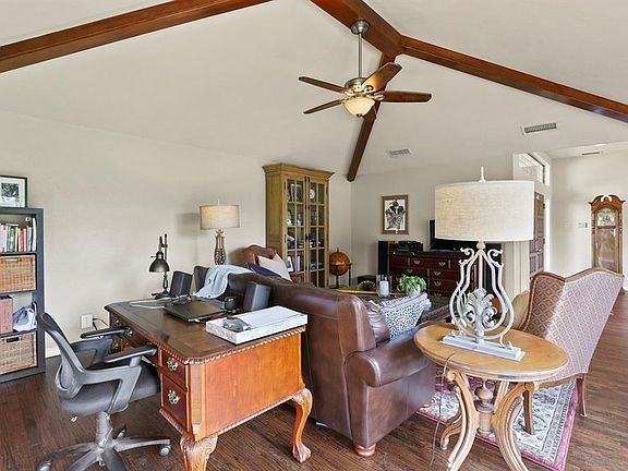 5th image of 10131 Woodlake Dr