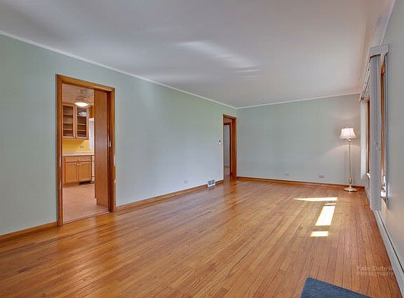 4th image of 2347 Magnolia Ave