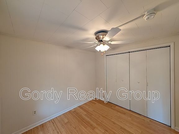 5th image of 2941G N Green St