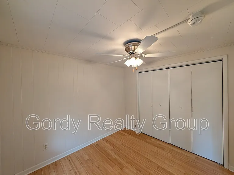 2941G N Green St — Photo 5