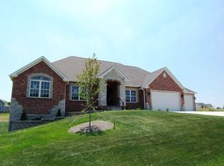 198 Cedar Berry Dr, Washington, MO 63090
