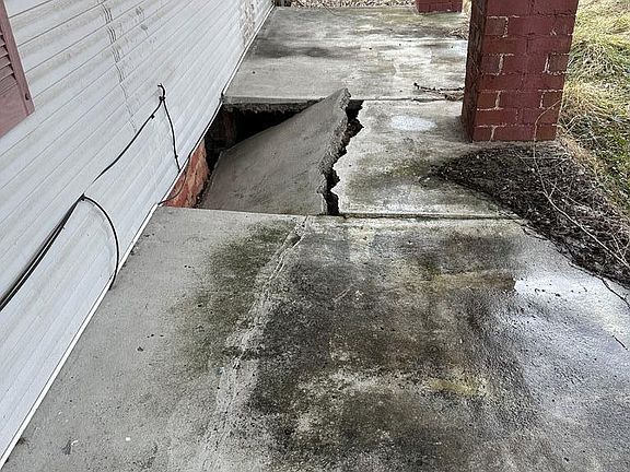 4th image of 1436 4th St