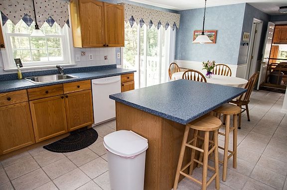 4th image of 27 Anthony Dr