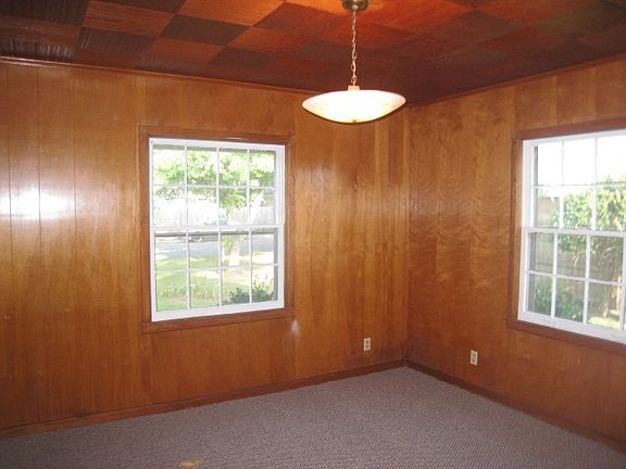 5th image of 3 Stanford Dr