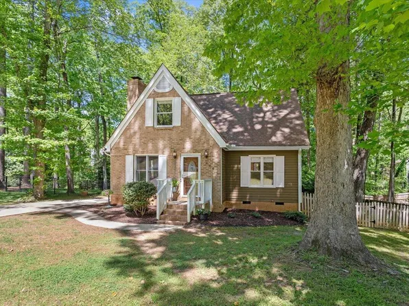 224 Heidinger Dr, Cary, NC 27511