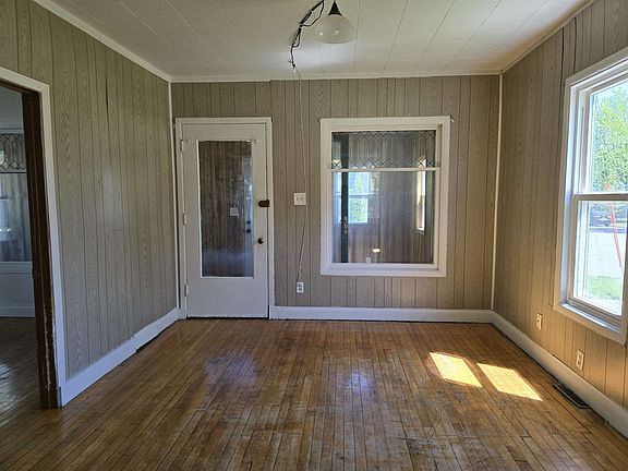 4th image of 524 S Academy St