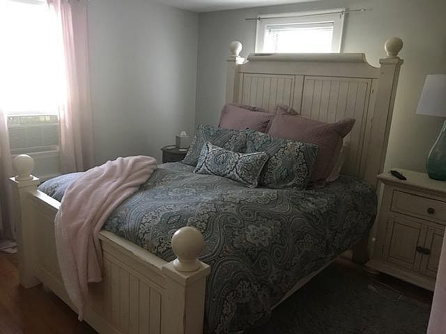 2nd image of 32 Gould St