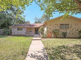 2029 Cliff Park, Edgecliff Village, TX 76134