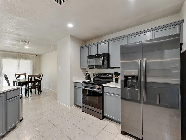 1421 Laurel Hall Ln — Photo 4