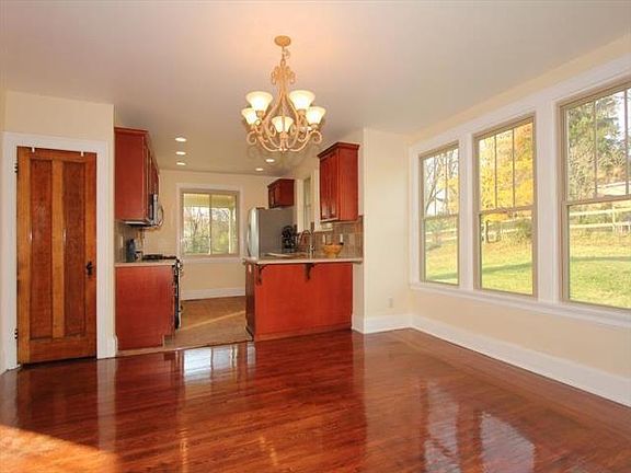 3rd image of 2953 Feltz Ave