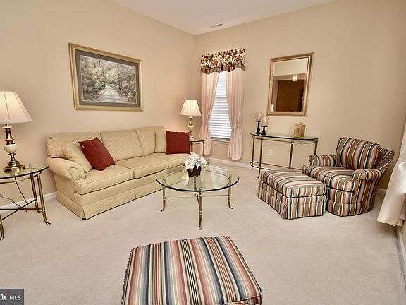 5th image of 408 Morning Glory Ln