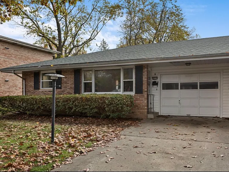 1203 Mitchem Dr #B — Photo 1