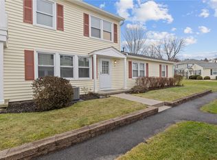 34 Arrowhead Way S, Fairport, NY 14450