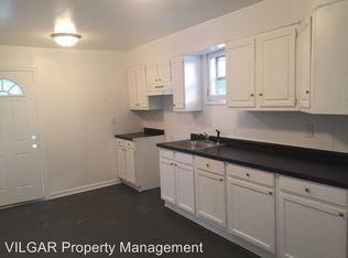 1122 Wilcox St, Hammond, IN 46320